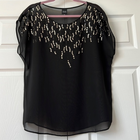 Sheer top with‎ sequin details - Picture 1 of 4